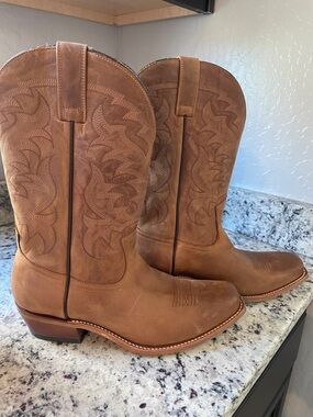 Moon Shine light brown leather Mens western boot. Size 10 EE